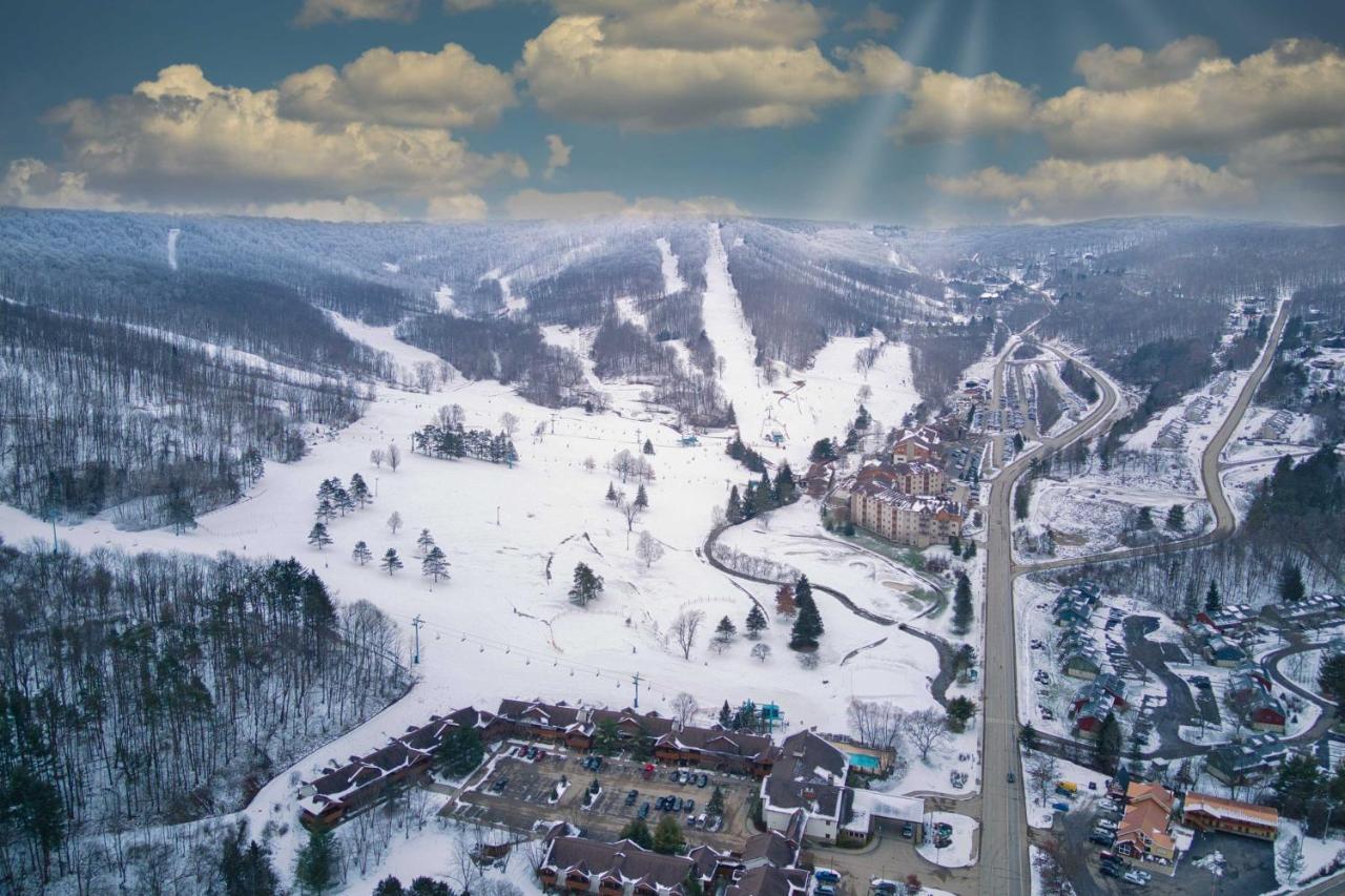 Ski-Inandout And Golf Condo With Aandc At Holiday Valley! เอลลิคอตต์วิลล์ ภายนอก รูปภาพ